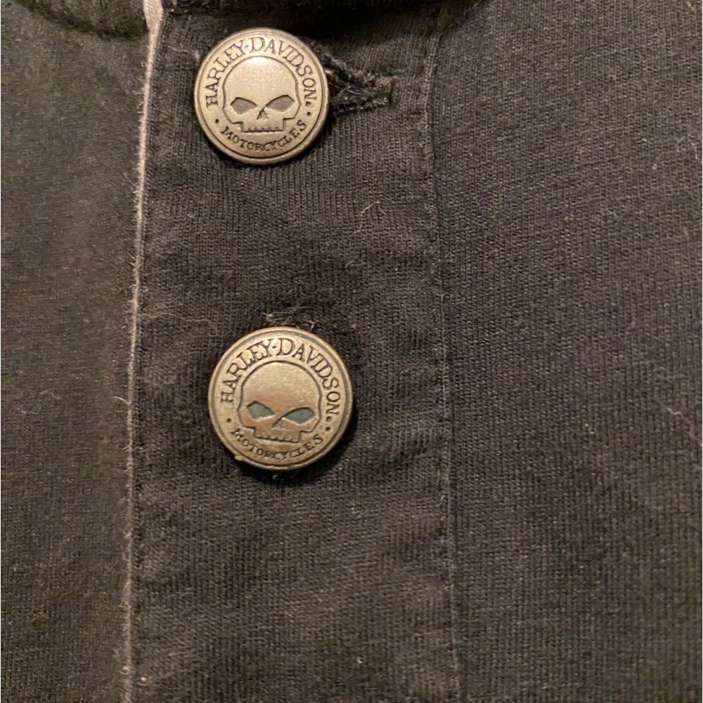 Harley Davidson Henley Shirt Mens Medium Charlotte NC Black Skull Logo biker - Picture 8 of 9